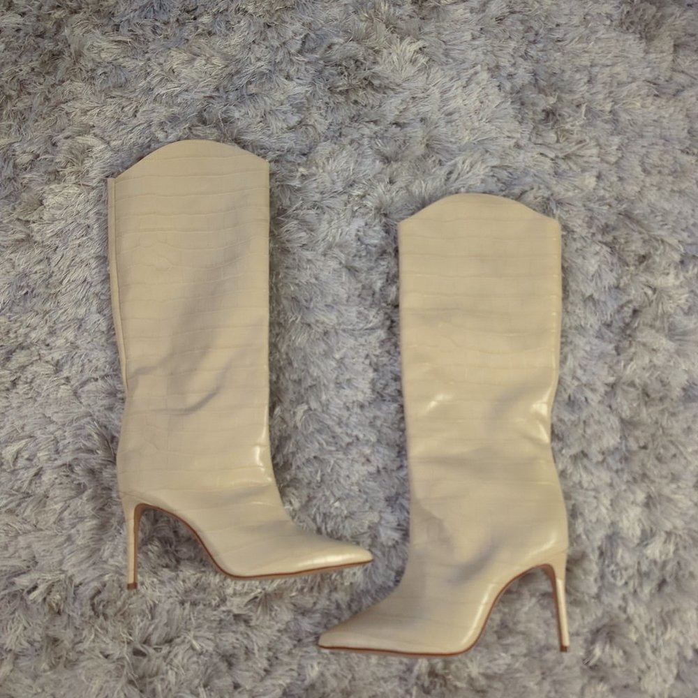 Schutz Maryana Eggshell size 8.5